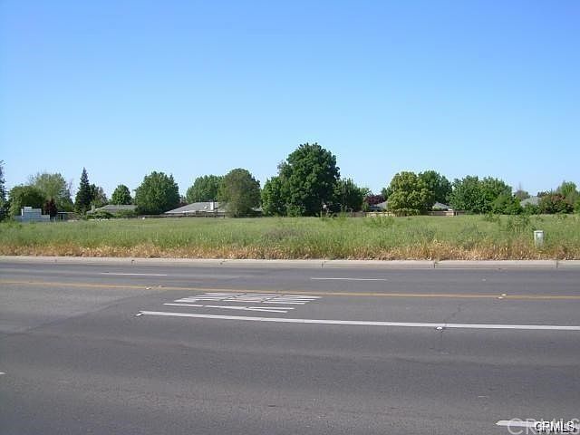 2nd image of 3101 Esplanade