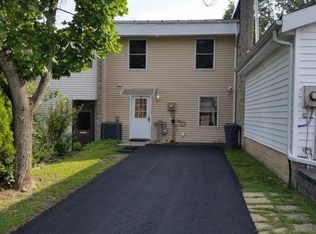 7 Golf Dr, Florida, NY 10921
