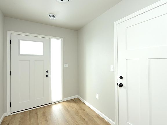 2nd image of 2387 Eagle Valley Dr S