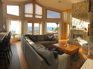 657 Freemans Ln, Pt Roberts, WA 98281