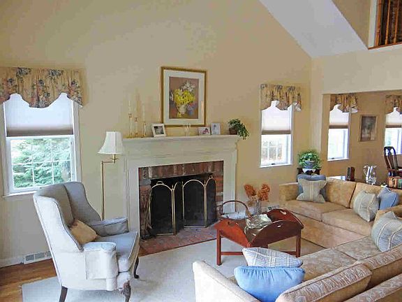 2nd image of 27 Millbrook Hollow Ln #C4