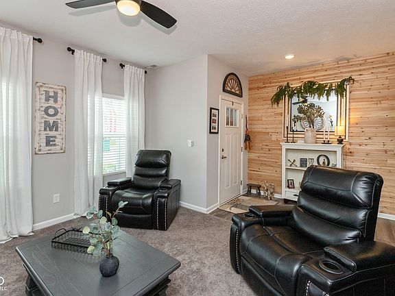 2nd image of 910 Borealis Dr