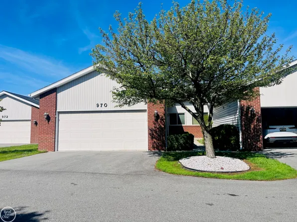 970 Saint Joseph Ln, Marysville, MI 48040
