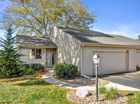 2954 Madison STREET S S, Waukesha, WI 53188