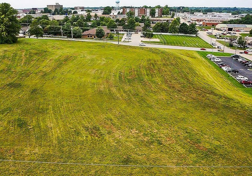 2nd image of N Woodbine Rd