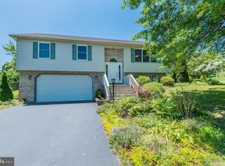 36 Goldenrod Dr, Carlisle, PA 17015
