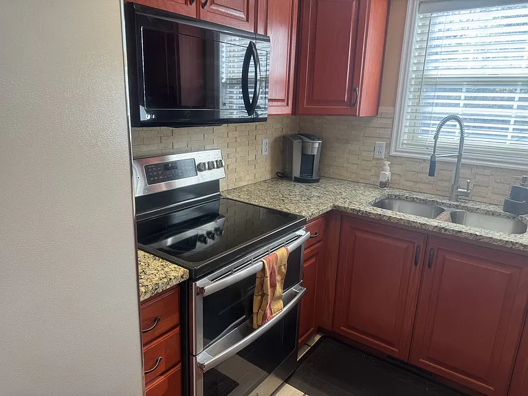 1004 Uri Ln #2 — Photo 6