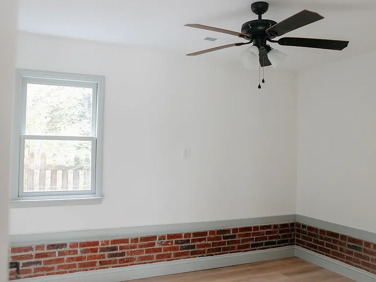 212 S Mendenhall St #B — Photo 6