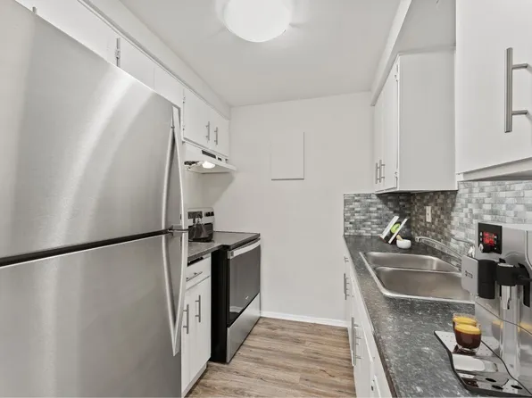 3 Burns Dr #49, Guelph, ON N1H 7C3