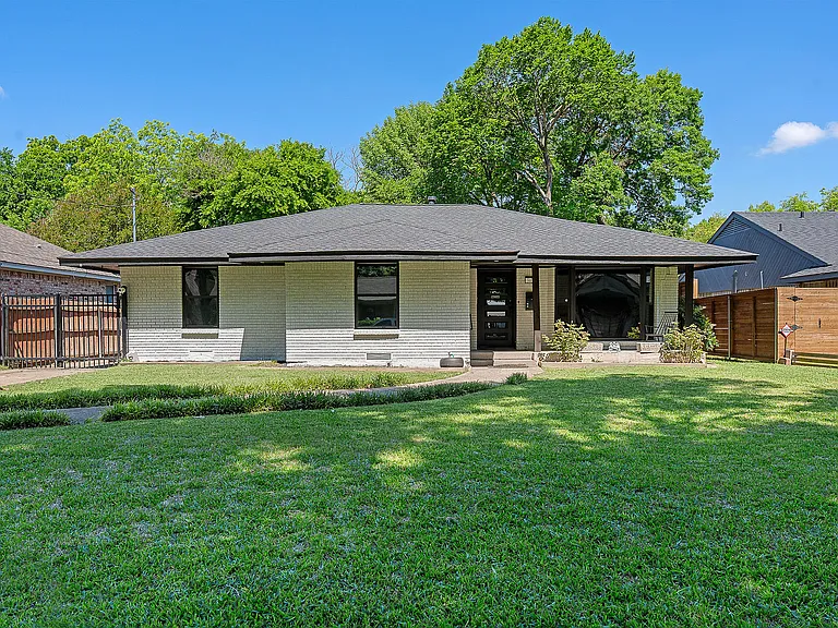 3439 Holliday Dr — Photo 81