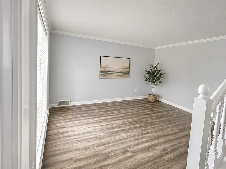 1562 Holly Hill Dr — Photo 6