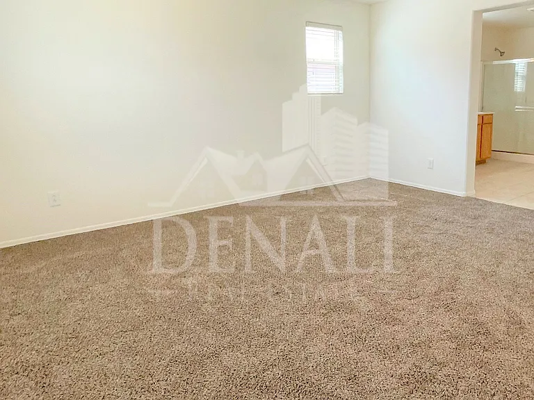 3557 E Erie St — Photo 10