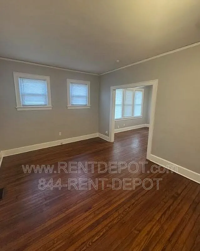 2 bed, 1.0 bath, 864 sqft, $995 — Photo 2