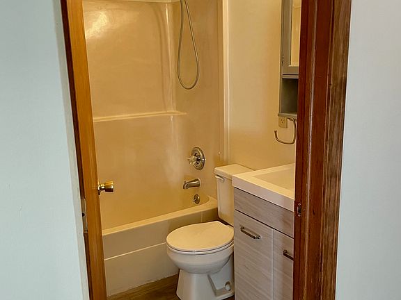 5th image of 19C Chestnut St APT 2