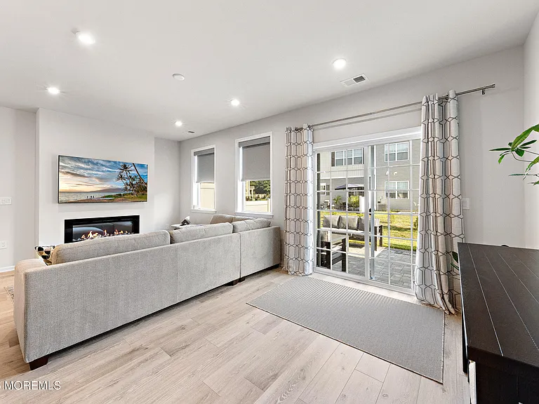 15 Laird Way — Photo 28