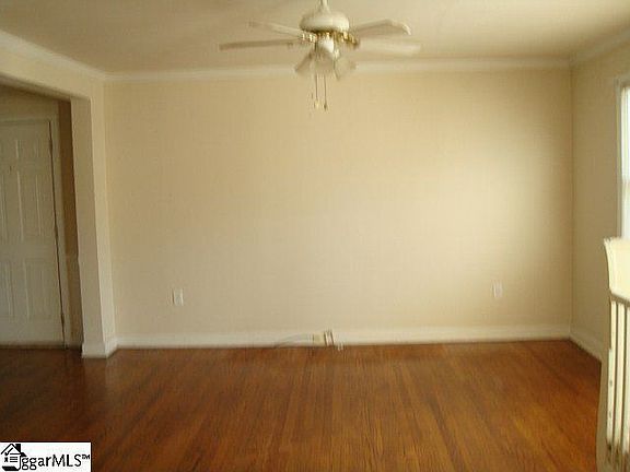 4th image of 843 Pine Creek Dr