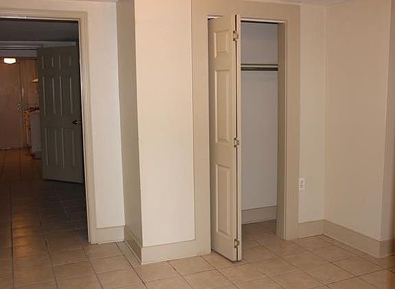 5th image of 4413 Washington Ave #B