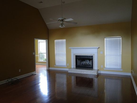 5th image of 208 Peregrine Ct