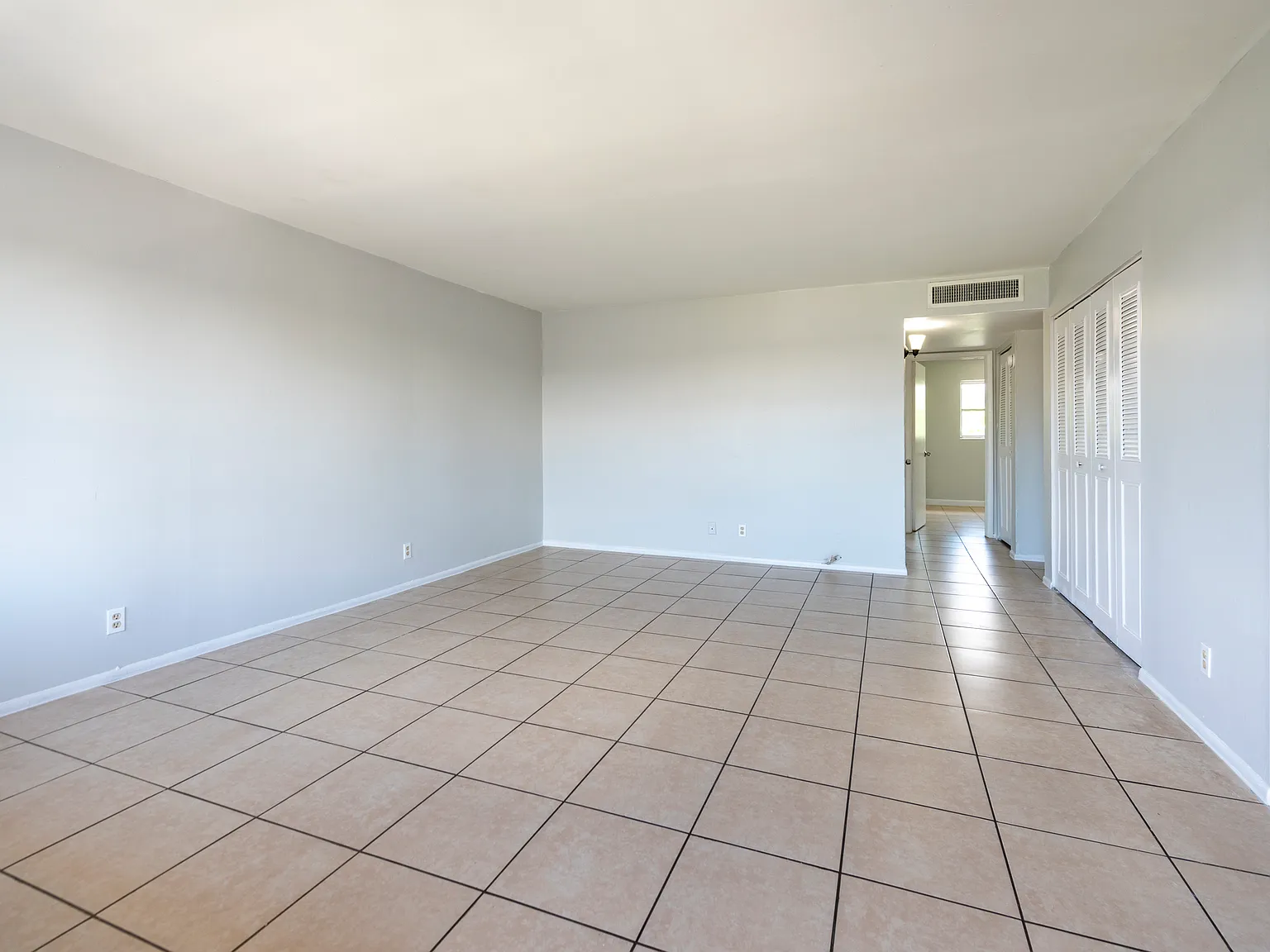 2 bed, 1500 sqft, $1,850 — Photo 4