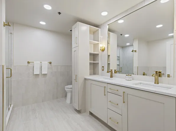 1125 Maxwell Lane image 17 of 40