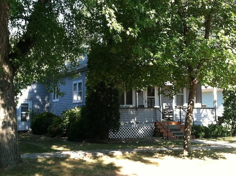 2nd image of 413 S Walnut St