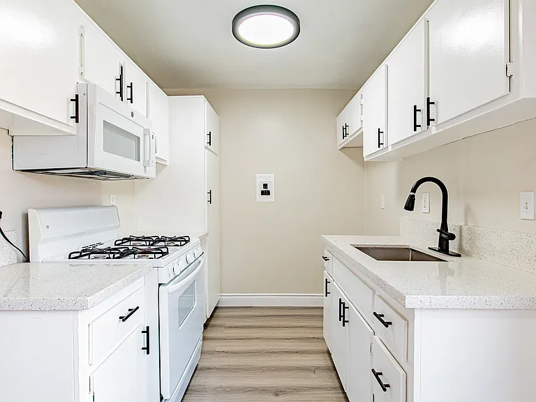 21729 Verne Ave #6 — Photo 23