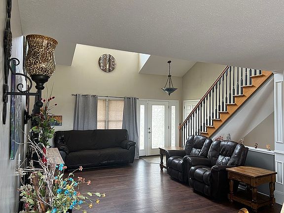 2nd image of 4545 Caribou Ave