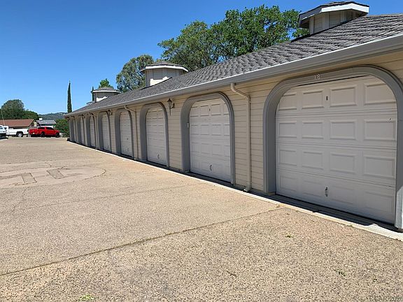 2nd image of 440 Hilltop Estates Dr