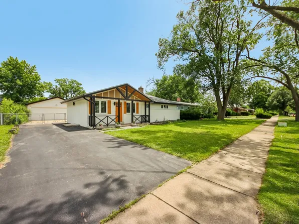 1425 N Wilke Rd, Arlington Heights, IL 60004