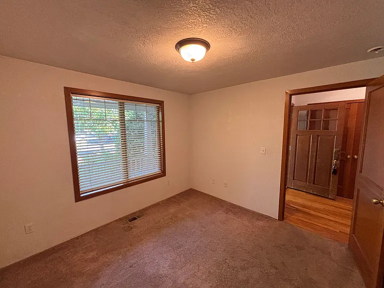 3052 Gary Dr — Photo 6