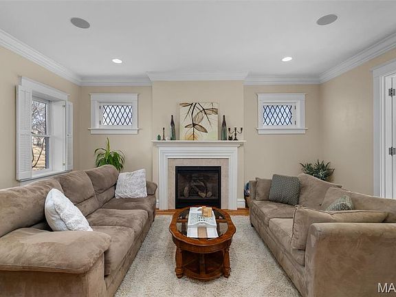 4th image of 7330 Kingsbury Blvd