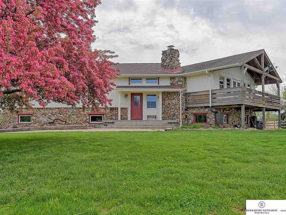 Beautiful home with newly updated kitchen and baths. Views for miles from two decks.