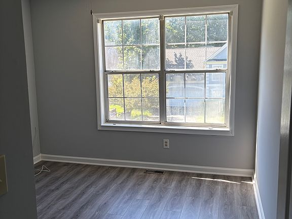 4th image of 3335 Saint James Pl