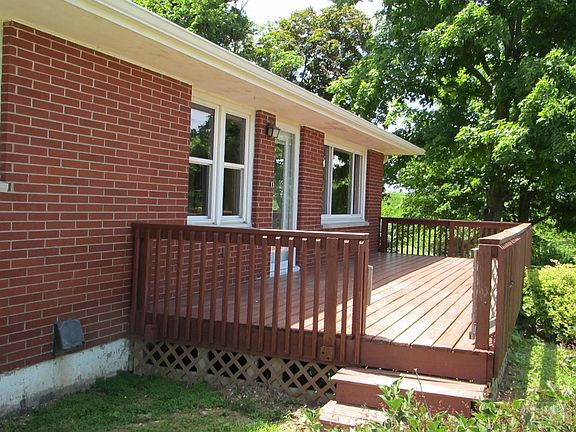 3rd image of 2690 Hyacinth Ave