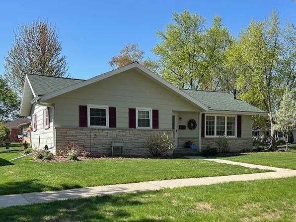 23 North St Josephs LANE, Fond Du Lac, WI 54935