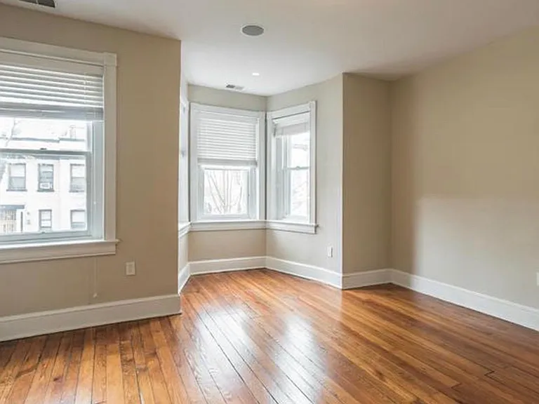 1319 35th St NW — Photo 14
