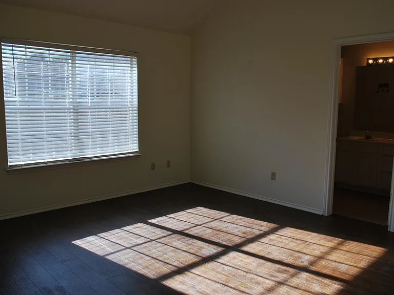 1306 Cimarron Cv — Photo 10