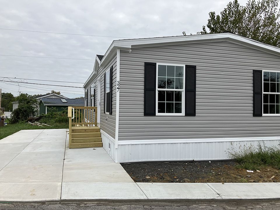 1st image of 327 4th Ave