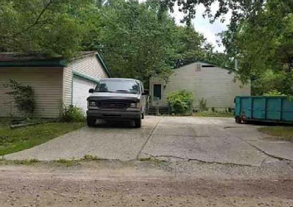 2nd image of 1170 Devon Rd