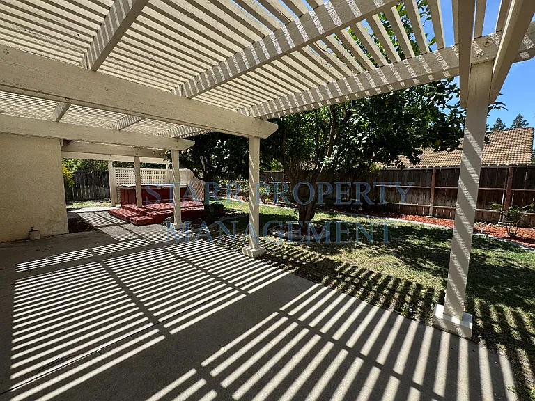10086 River Falls Cir — Photo 11