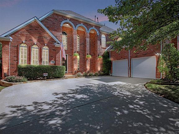 3rd image of 1604 Oakhollow Dr