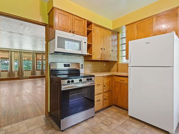 5th image of 1895 Fairview Ave N