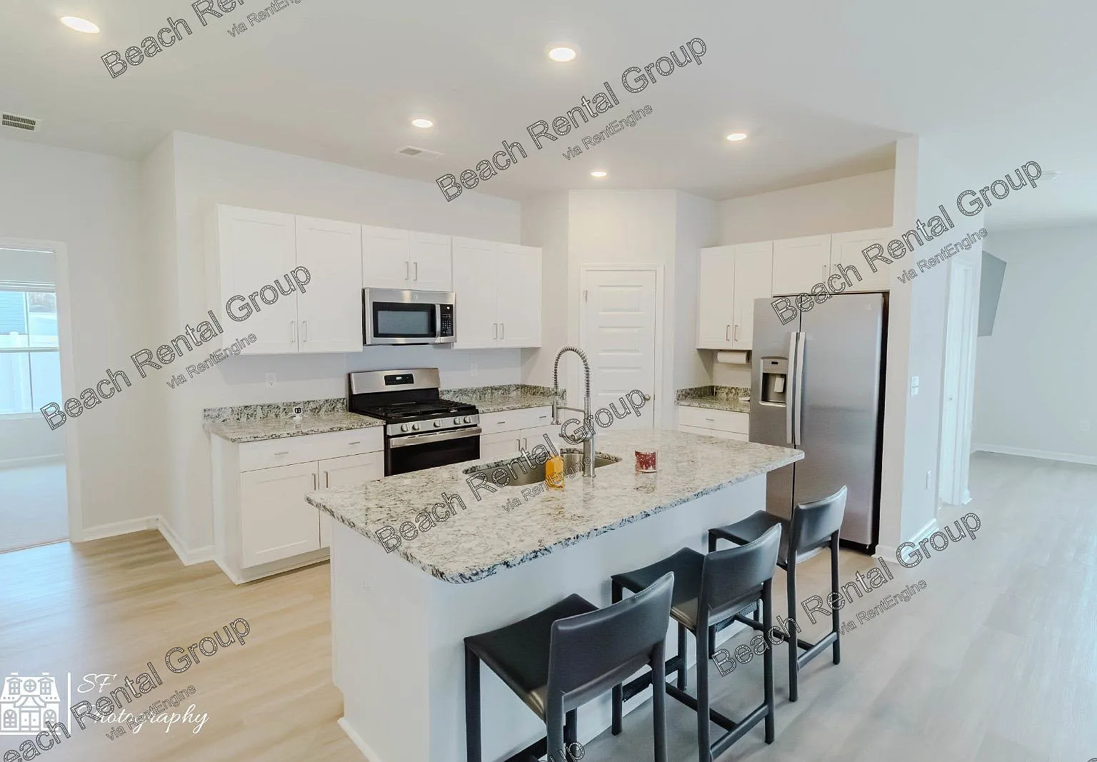 4 bed, 2.0 bath, 1800 sqft, $2,275 — Photo 3