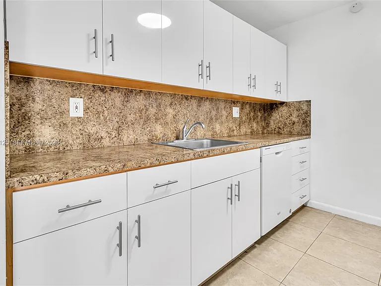 7201 Miami Lakes Dr #B14 — Photo 12