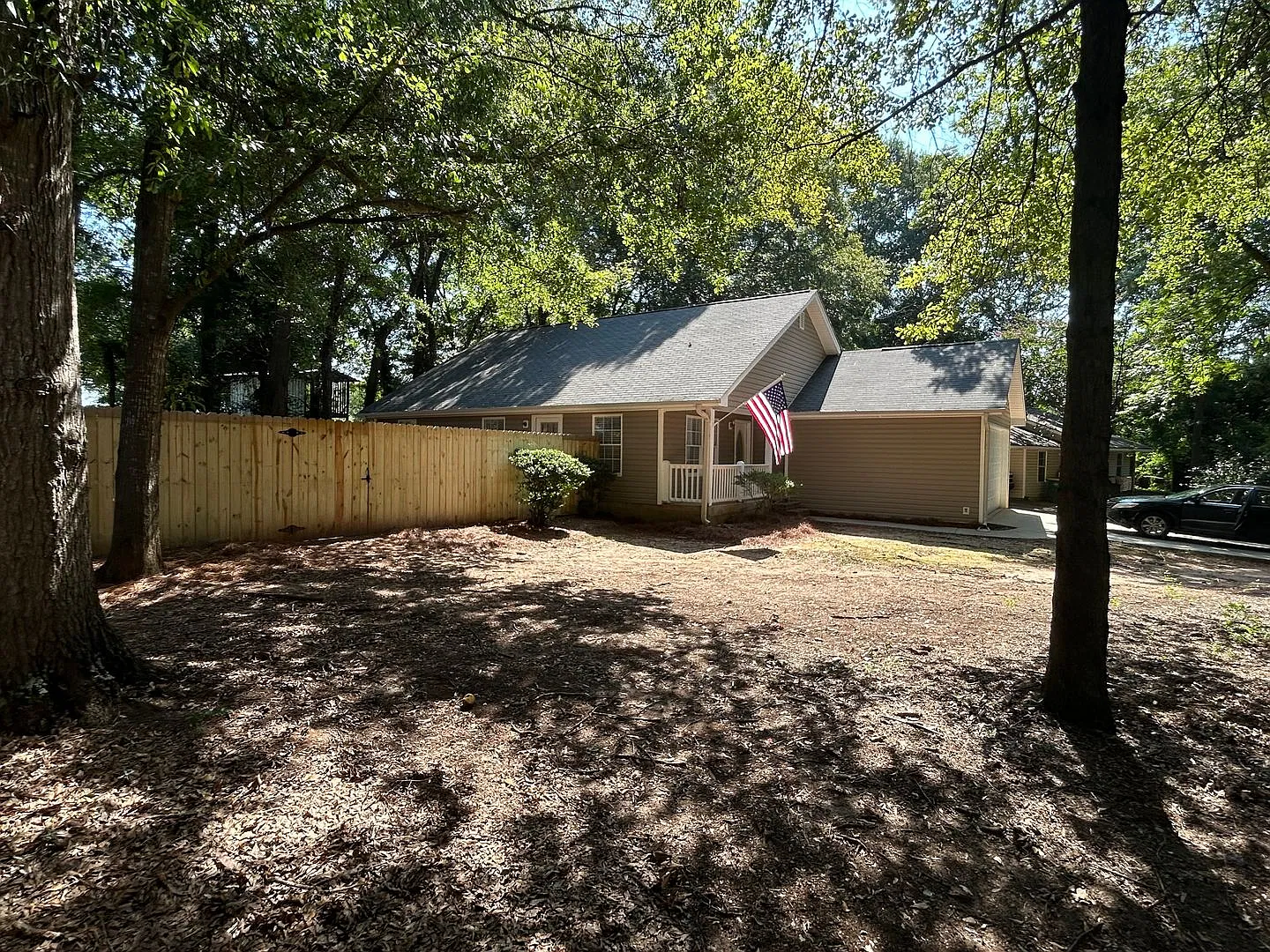 Newly renovated 3 Bedroom 2 Bathroom home! Available now! — Photo 1