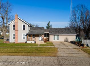 202 S Madison St, Perry, MI 48872