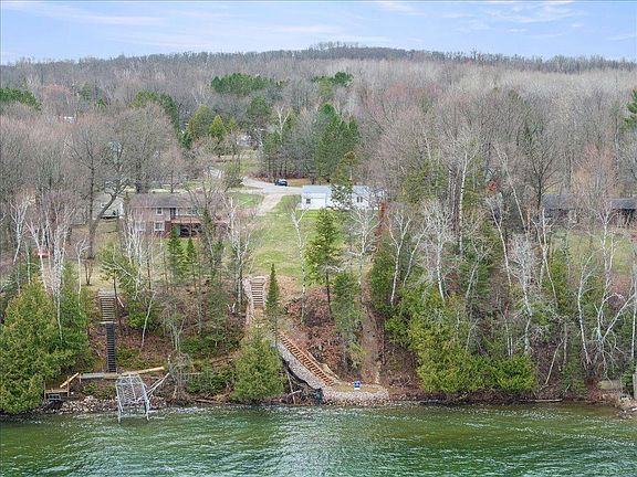 3rd image of 33177 Crystal Springs Rd