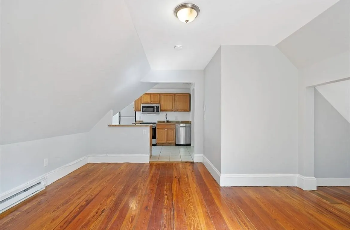 2 bed, 900 sqft, $2,500 — Photo 4