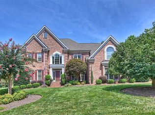 9316 Whispering Wind Dr, Charlotte, NC 28277