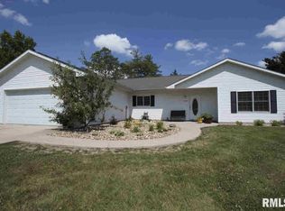 1075 Kira Ct, Carbondale, IL 62901